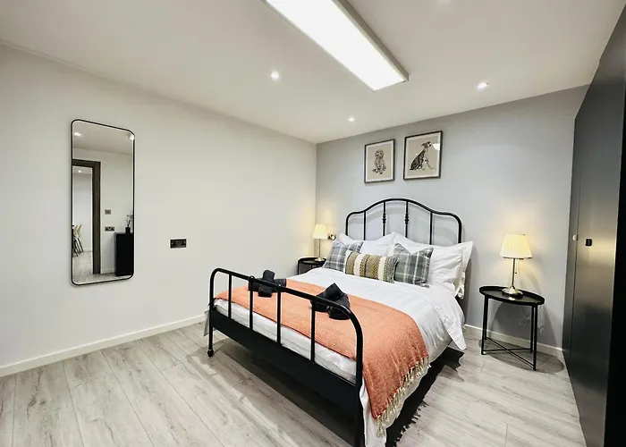 Goldersgreen Apartments By Sleepy