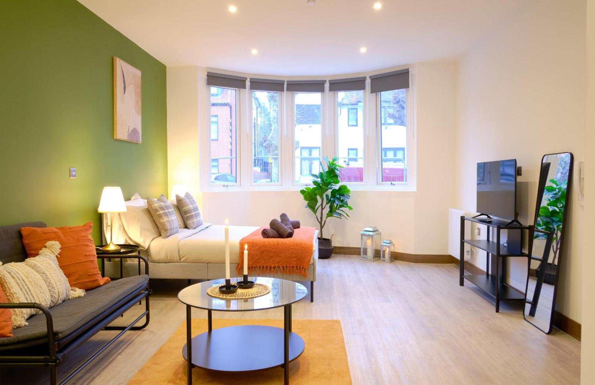 Goldersgreen By Sleepy *