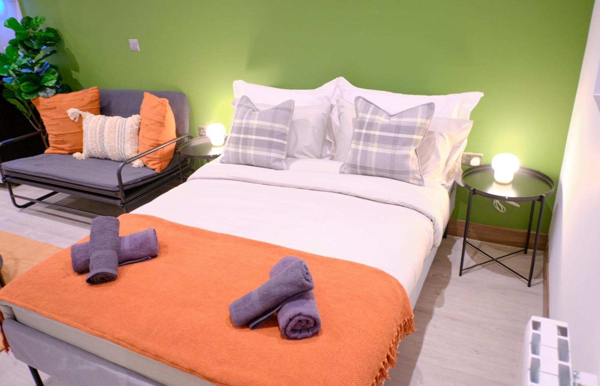 Goldersgreen By Sleepy Apartment