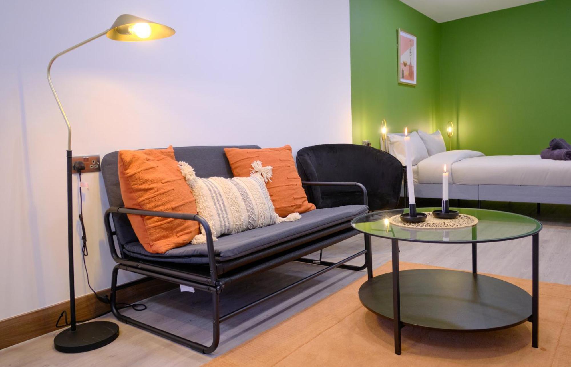 Goldersgreen By Sleepy Apartment